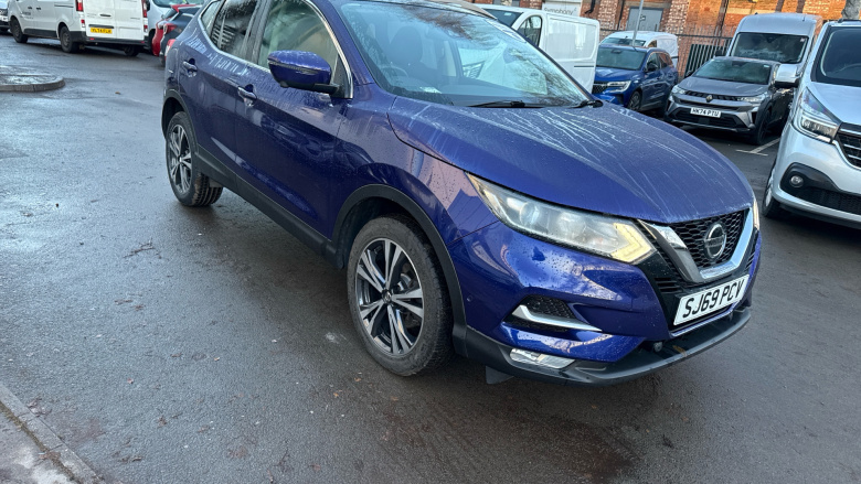 Nissan Qashqai 1.3 DiG-T 160 N-Connecta 5dr Petrol Hatchback